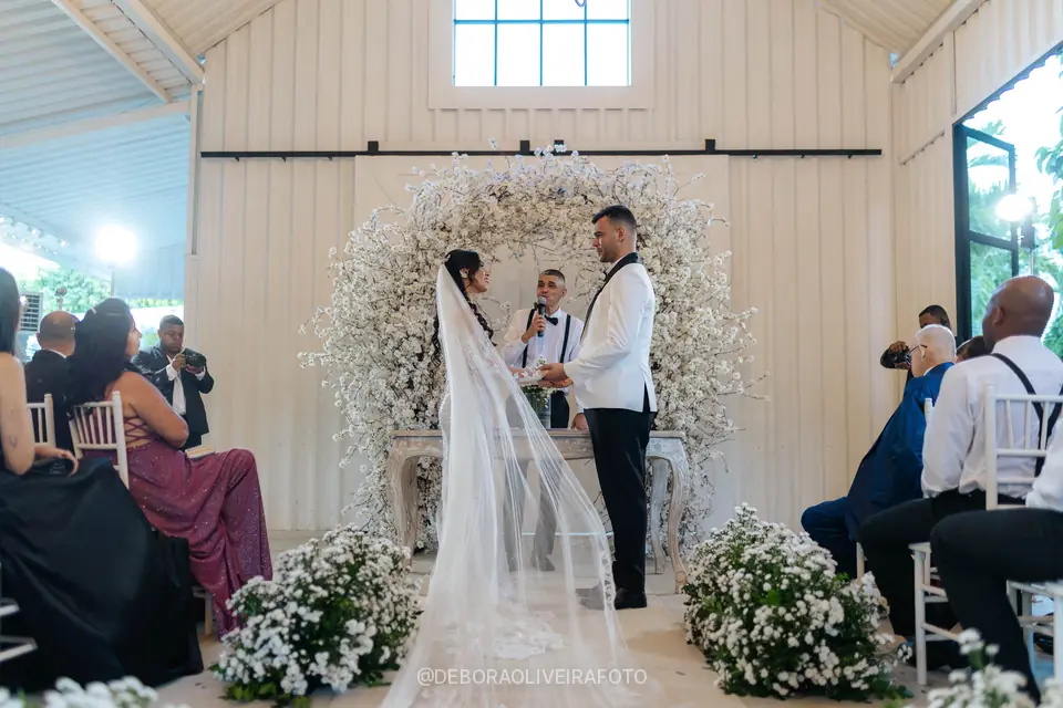 Wedding ceremony at Celeiro Blanc, Rio de Janeiro