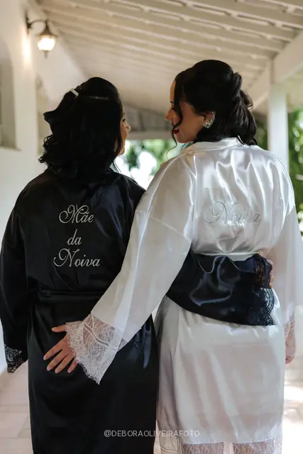 Bride Mariana getting ready before the wedding at Celeiro Blanc