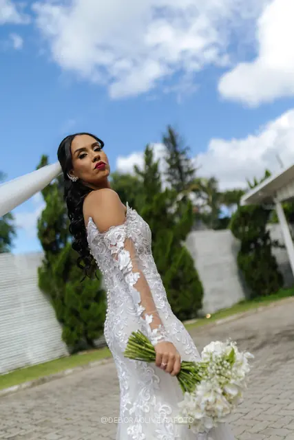 Bridal portrait of Mariana at Celeiro Blanc, Rio de Janeiro