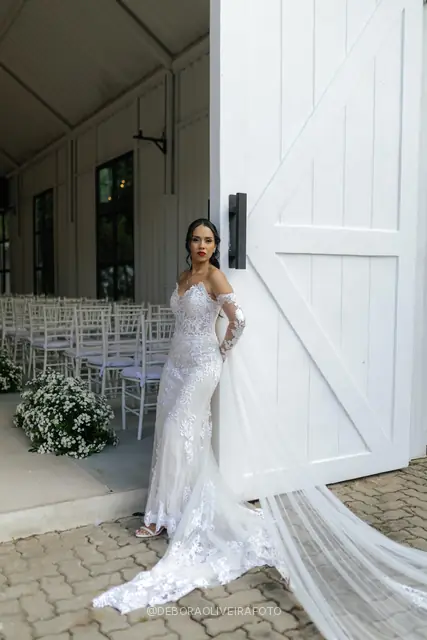 Bridal portrait of Mariana at Celeiro Blanc, Rio de Janeiro
