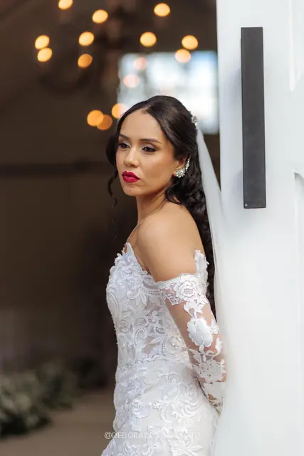 Bridal portrait of Mariana at Celeiro Blanc, Rio de Janeiro