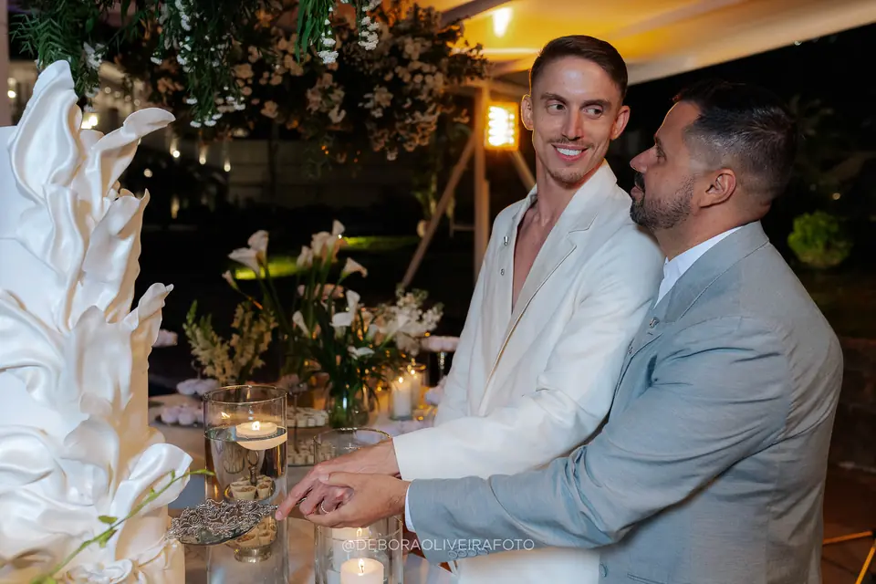 Bolo e mesa de doces do casamento na Villa Cecília