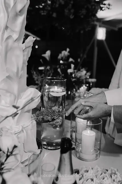 Bolo e mesa de doces do casamento na Villa Cecília