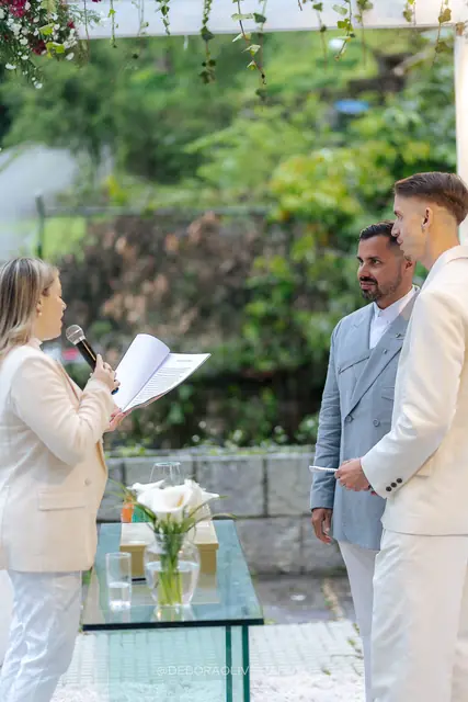 Cerimônia ao ar livre do casamento na Villa Cecília Rio