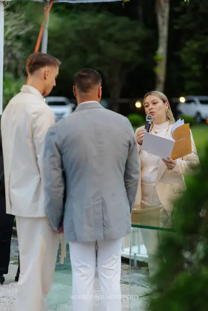 Cerimônia ao ar livre do casamento na Villa Cecília Rio