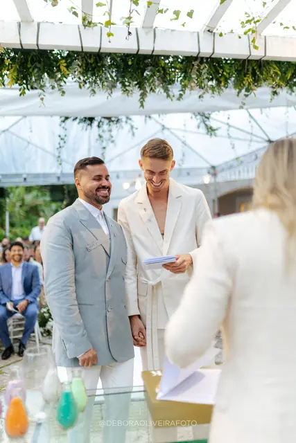 Cerimônia ao ar livre do casamento na Villa Cecília Rio