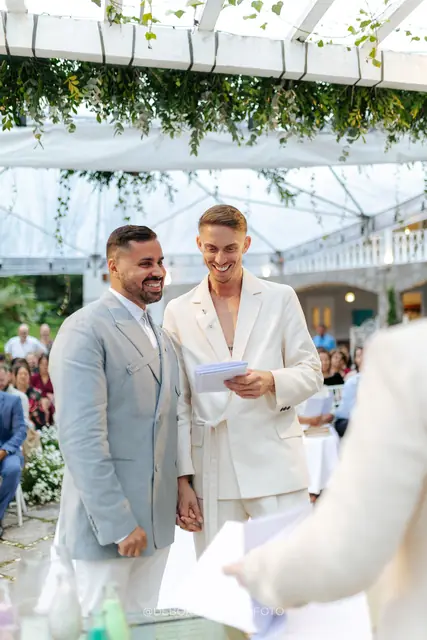 Cerimônia ao ar livre do casamento na Villa Cecília Rio
