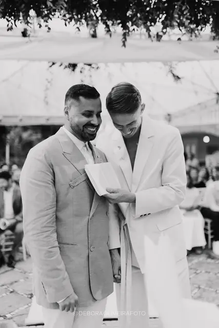 Cerimônia ao ar livre do casamento na Villa Cecília Rio