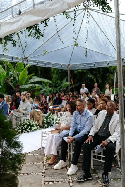 Cerimônia ao ar livre do casamento na Villa Cecília Rio