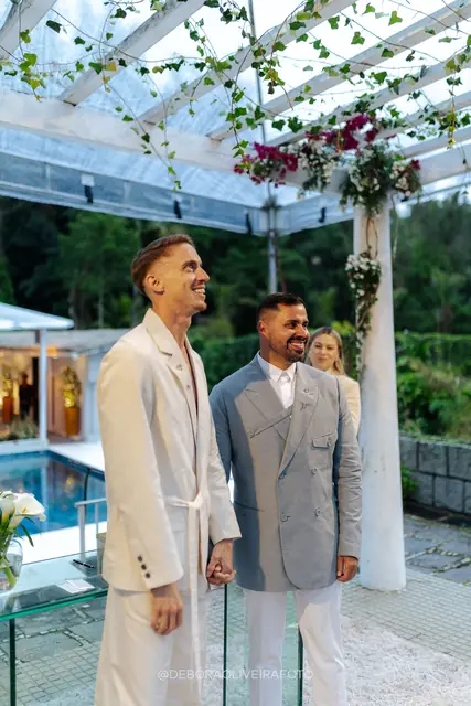 Cerimônia ao ar livre do casamento na Villa Cecília Rio