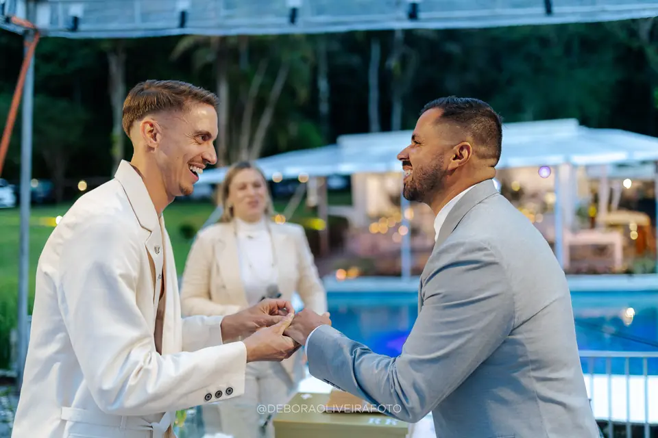 Cerimônia ao ar livre do casamento na Villa Cecília Rio