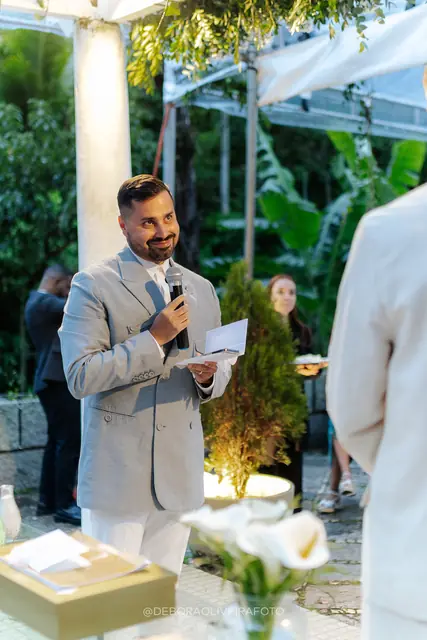 Cerimônia ao ar livre do casamento na Villa Cecília Rio