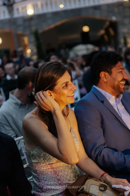 Cerimônia ao ar livre do casamento na Villa Cecília Rio