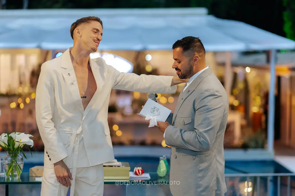 Cerimônia ao ar livre do casamento na Villa Cecília Rio