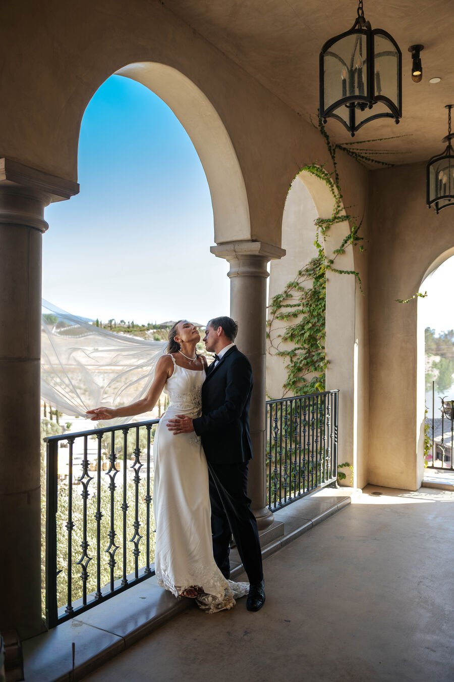 Casal em varanda, destination wedding em Temecula